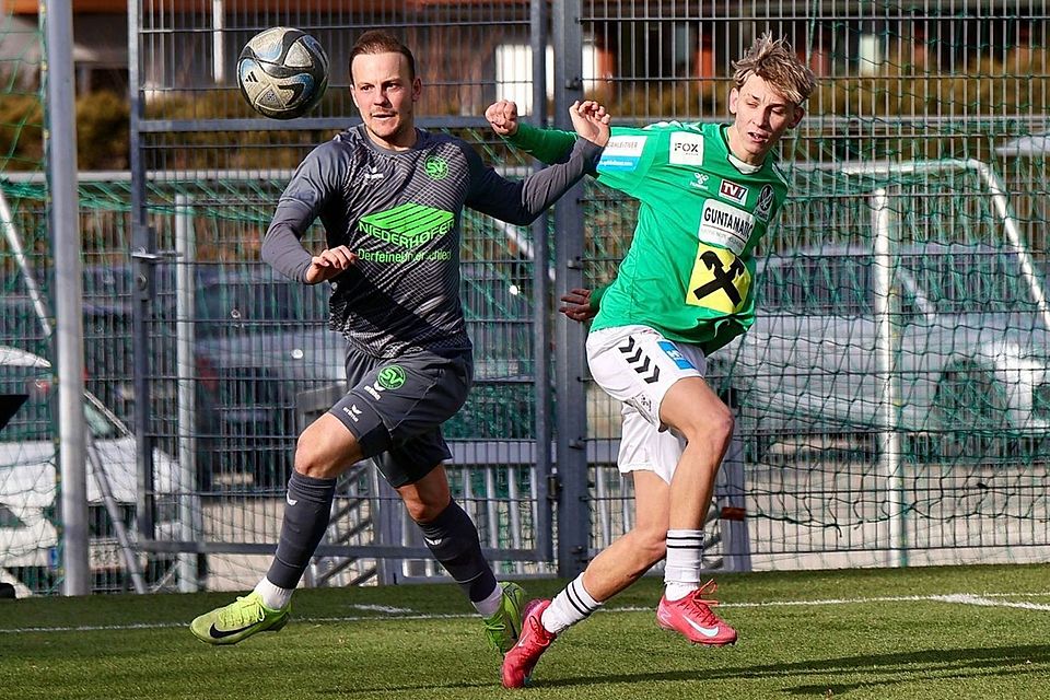 Fabian Schnabel (li.) sorgte per Doppelpack für den Schalding-Sieg im „Länderspiel“ in Ried. 