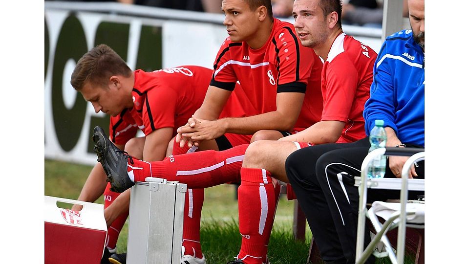 Markus Wonner (rechts) musste im Spiel gegen Greuther Fürth verletzt raus. Die Verletzung entpuppte sich jetzt als Kreuzbandriss. F: Zink