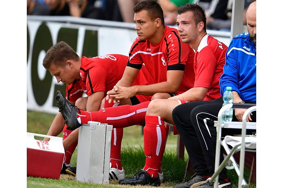 Markus Wonner (rechts) musste im Spiel gegen Greuther Fürth verletzt raus. Die Verletzung entpuppte sich jetzt als Kreuzbandriss. F: Zink