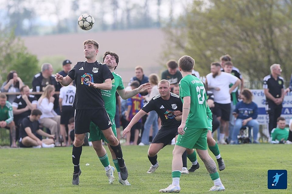 Ein hartes Stück Arbeit hatte der TSV Karpfham zu vollrichten, ehe der 1:0-Sieg gegen Röhrnbach unter Dach und Fach war.