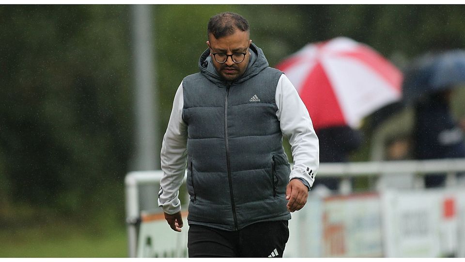 Ein nachdenklicher Trainer Mohet Wadhwa. Wie geht es weiter beim ASV Hamburg?