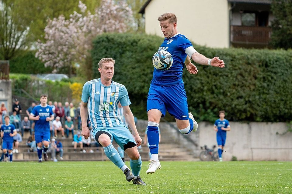 Der TSV Großberg (rechts) brachte Meister Riedenburg die erste Saisonniederlage bei und darf weiter auf das Ticket zur Bezirksliga-Relegation spekulieren.