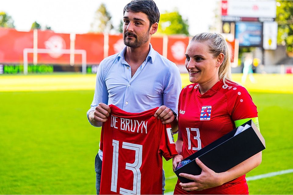 Jill de Bruyn wurde am Dienstag offiziell in den Fussball-Ruhestand verabschiedet