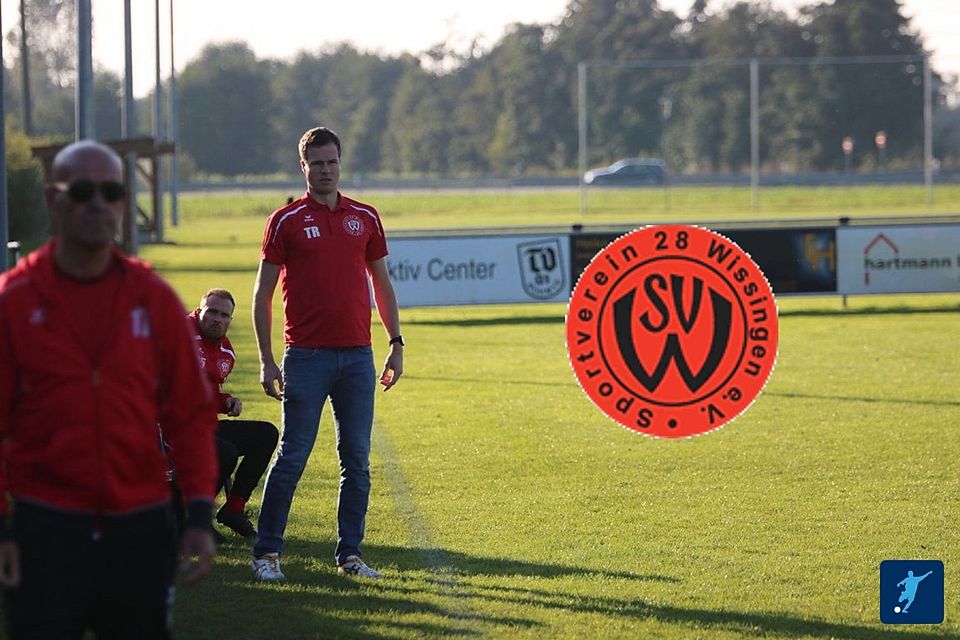 Nur noch bis Saisonende Trainer des SV Wissingen: Lennart Horn (3.v.l.).