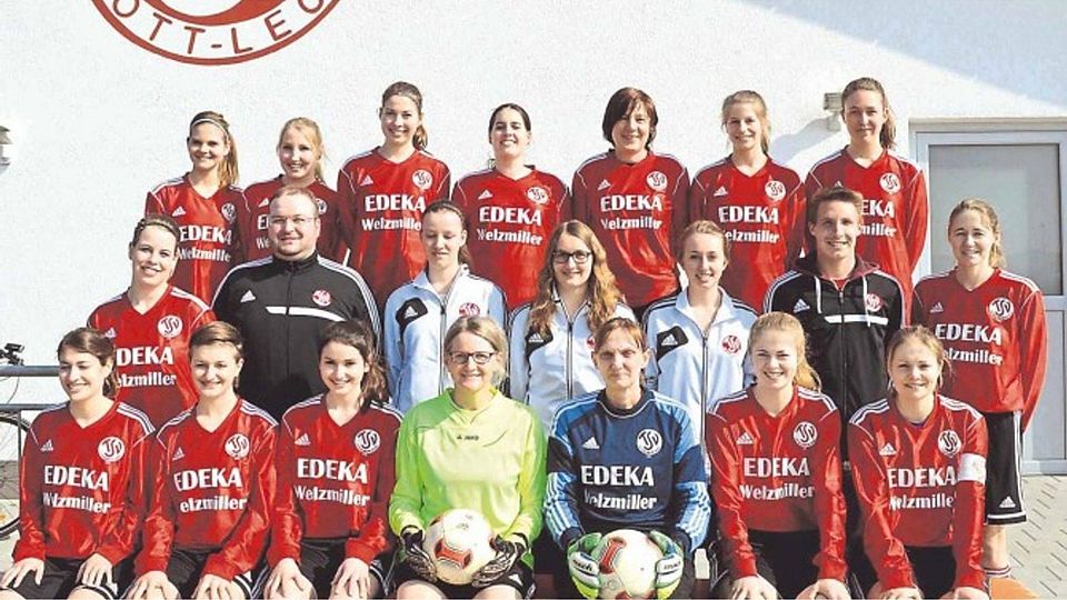 Die Fußballerinnen des TSV Rott kämpfen um den Klassenerhalt in der Bezirksliga.