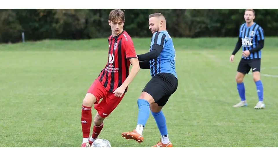 Tim Weigand (l.) und der FSV Buchenau haben den FV Wallau zu Gast, die SG Versbachtal und Marvin Rühl erwarten die SG Silberg/Eisenhausen II. © Jens Schmidt