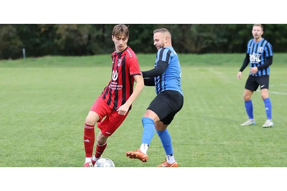 Tim Weigand (l.) und der FSV Buchenau haben den FV Wallau zu Gast, die SG Versbachtal und Marvin Rühl erwarten die SG Silberg/Eisenhausen II. © Jens Schmidt