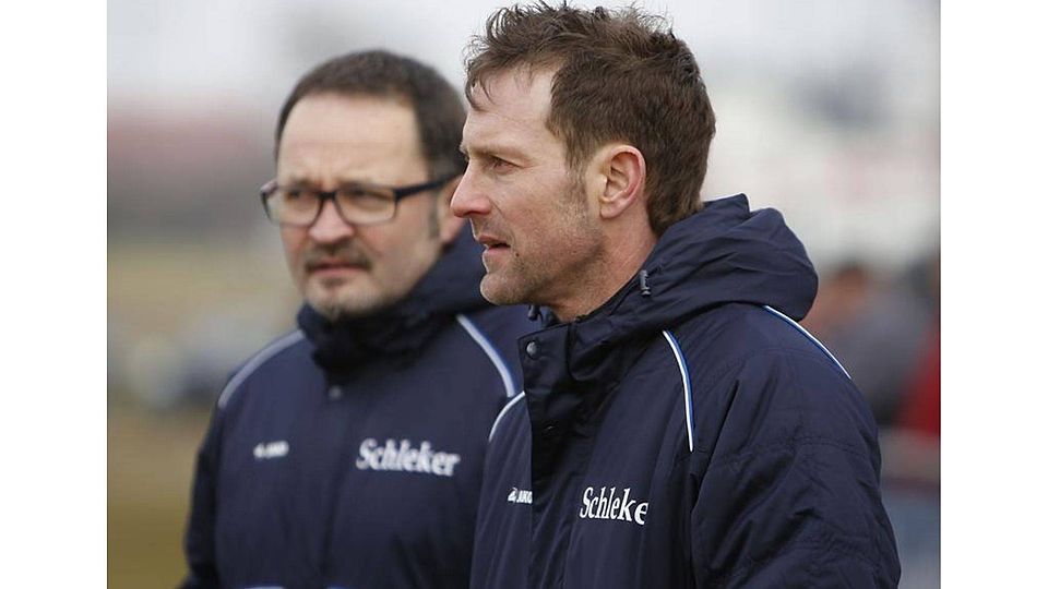 Trainer Klaus Dorn (rechts) und sein Co Volker Allmendinger (links) hören beim Fußball-Landesligisten SSV Ehingen-Süd zum Saisonende auf.