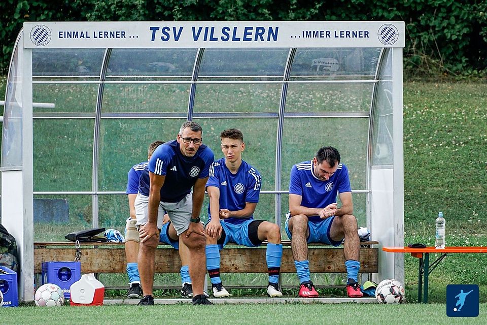 Mit seinem Engagement ab dem Sommer bei den Vilstallöwen kehrt Alex Schrafstetter nach seiner "selbstgewählten Pause" wieder zurück ins Trainergeschäft. Dabei steht unter anderem die Integration von fünf A-Jugend Spielern in den Herrenbereich im Vordergrund.