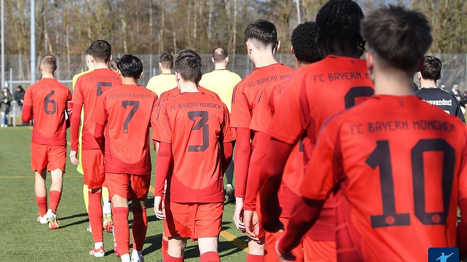 Der FC Bayern gastiert in Dortmund.