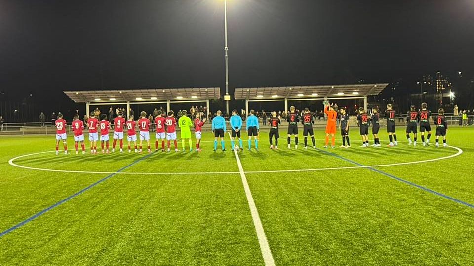 Kosova und Dietikon (in rot)  trennten sich bereits am Freitagabend 1:1.