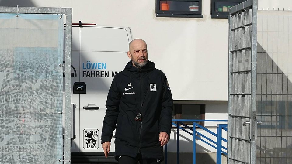 Steht im Club ziemlich alleine da: Löwen-Sportchef und Interimstrainer Günther Gorenzel.