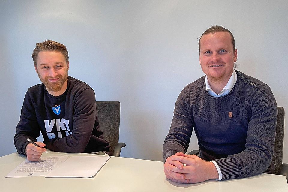 Neuzugang Björn Jopek (li.) gemeinsam mit Sportdirektor Rocco Teichmann
