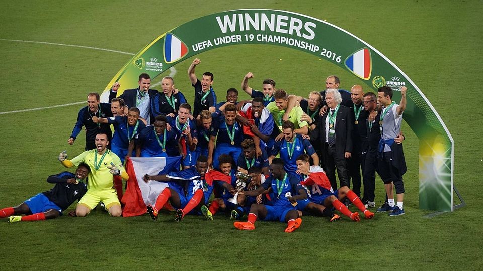 Bereits zum dritten Mal darf Frankreich den U19-Europameisterschaftstitel bejubeln. F: Galm