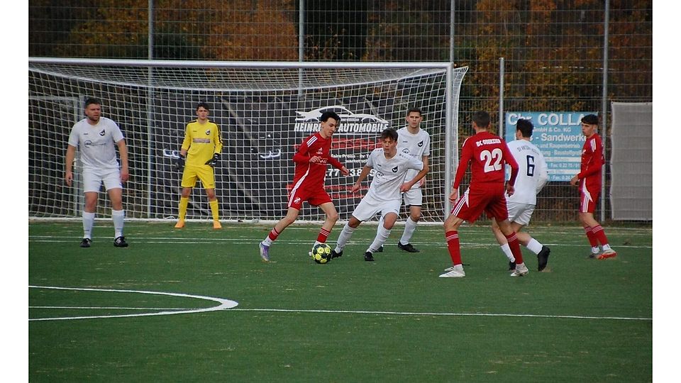 Die Roten vom BC Oberzier verbuchten einen 2:0-Erfolg gegen Koslar.
