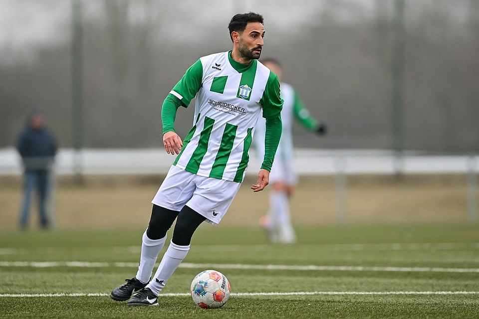 Ex-Profi Mehmet Ekici bringt Aschheim in Führung. Ex-Profi Mehmet Ekici bringt Aschheim in Führung.