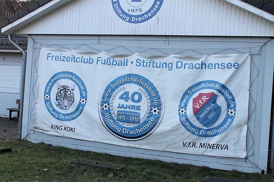 Das neue Sportheim der Drachensee-Stiftung neben dem jetzt abgerissenen Gebäude. Der Name VfR Minerva bleibt als Teil des Drachensee-Freizeitklubs erhalten.