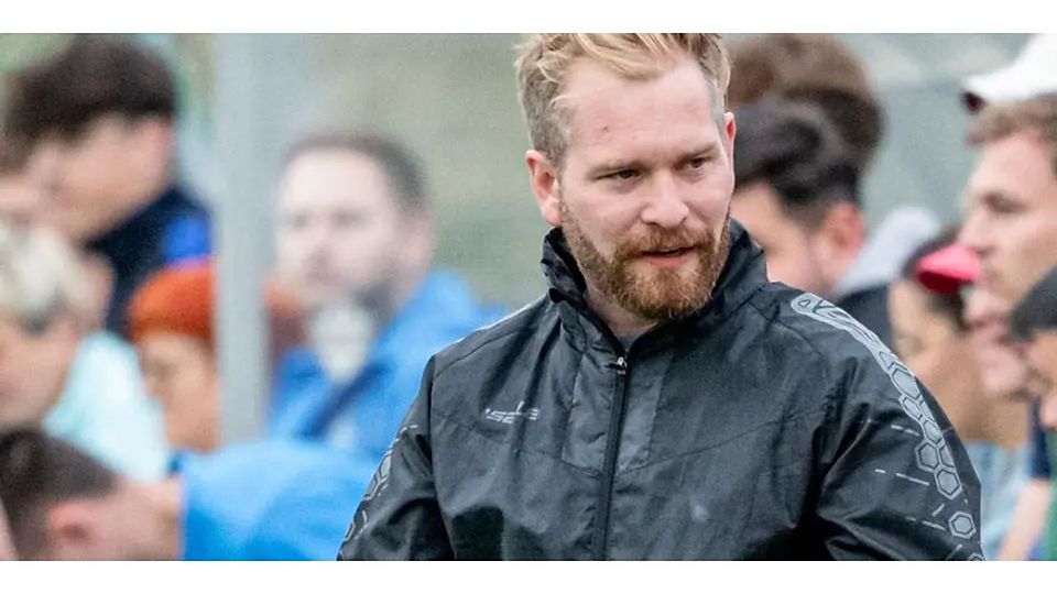 Kann nicht zufrieden sein: Lukas Ferst, Trainer des Fußball-Gruppenligisten SC Waldgirmes U23. Sein Team verliert bei der SG Obbornhofen/Bellersheim. (Archivfoto) © Jenniver Röczey