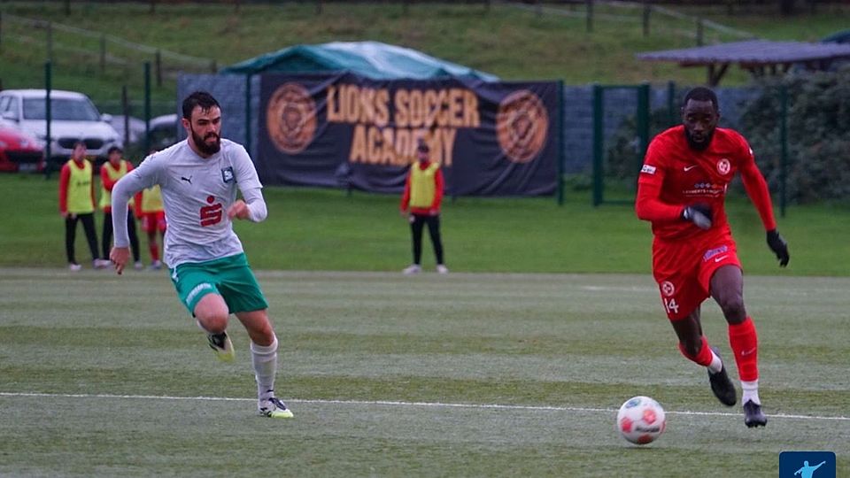 Zwei Treffer von Christopher Bibaku (rechts) reichten RW Wittlich nicht zum Sieg auf dem Linzer Kaiserberg.