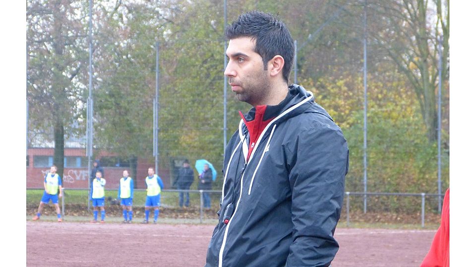 Giesenkirchens Trainer Daniel Saleh.    Foto: Köppen
