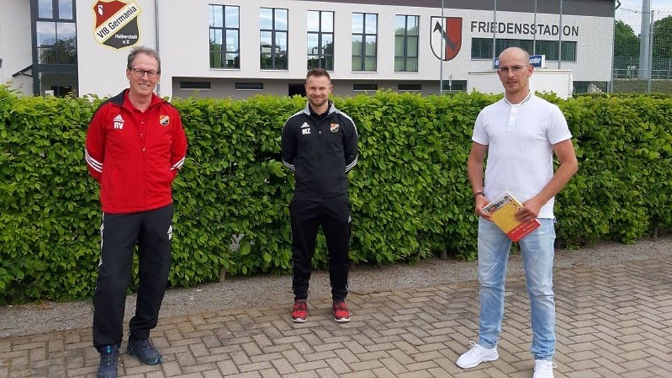 Die Verantwortlichen für die zweite Männermannschaft und A-Junioren des VfB Germania Halberstadt ab der Saison 2020/21 (von links): Roland Voigt (Mannschaftsleiter), Marcel Zeißig (Trainer II. Männer) und Robert Scheppers (Trainer A-Junioren). 