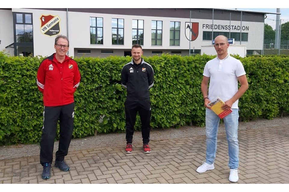 Die Verantwortlichen für die zweite Männermannschaft und A-Junioren des VfB Germania Halberstadt ab der Saison 2020/21 (von links): Roland Voigt (Mannschaftsleiter), Marcel Zeißig (Trainer II. Männer) und Robert Scheppers (Trainer A-Junioren). 
