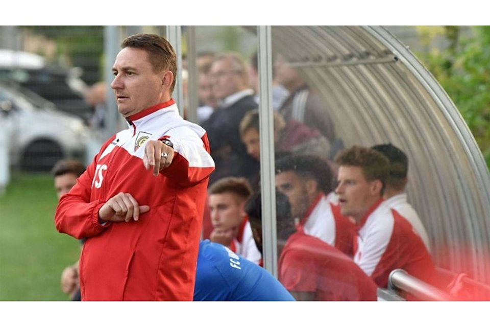 Warten weiter auf den ersten Regionalligasieg: Trainer Thomas Seethaler und sein Team gastieren beim SV Schalding-Heining. Foto: Gerald Förtsch