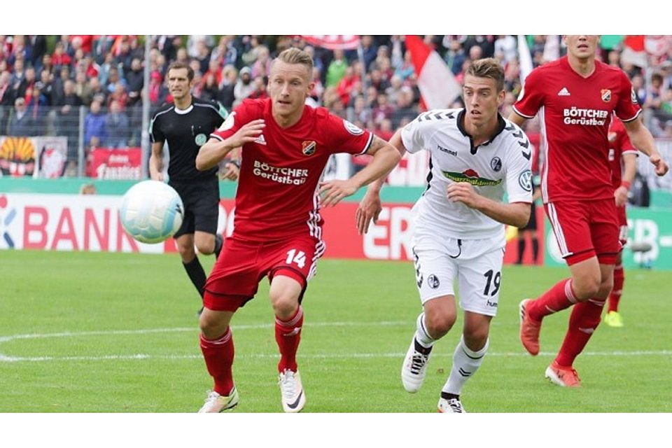 Halberstadt (in rot) ist nach dem DFB-Pokal am Freitag gegen Neugersdorf gefordert.         F: Schaap