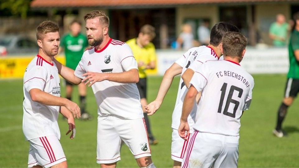 Der FC Reichstorf um Spielertrainer Almedin Ljutic darf sich im Winter erneut über Verstärkung freuen. F: Müller