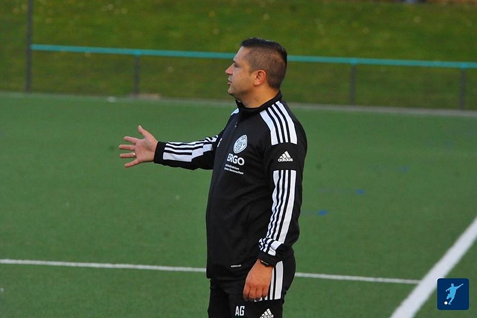 Gerguri steht mit seinem Team auf Platz Eins Gerguri steht mit seinem Team auf Platz Eins