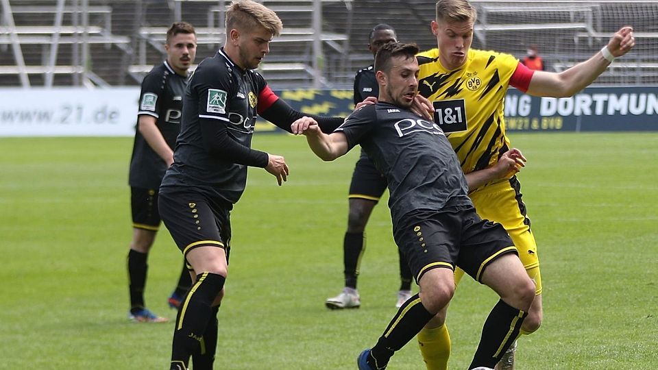 Der VfB Homberg muss hoffen, dass die Aufstiegs-Entscheidung zugunsten von Borussia Dortmund ausfällt.