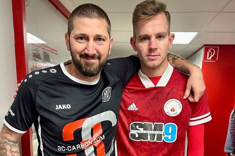 Spielen ab sofort gemeinsam in einer Mannschaft beim SV Mering II. Sascha Mölders und Sohn Noah (r.). Spielen ab sofort gemeinsam in einer Mannschaft beim SV Mering II. Sascha Mölders und Sohn Noah (r.).