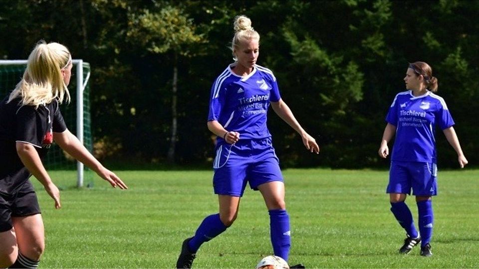 F: Budde: Die Westerholzerinnen (hier mit Mittelfeldakteurin Sarah Lucka) freuen sich auf ihren neuen Coach Patrik Czichos.