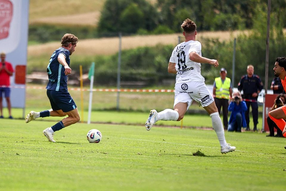 Der Siegtreffer: David Philipp, bester Löwe auf dem Platz, trifft eiskalt zum entscheidenden 1:0 gegen Amstetten.