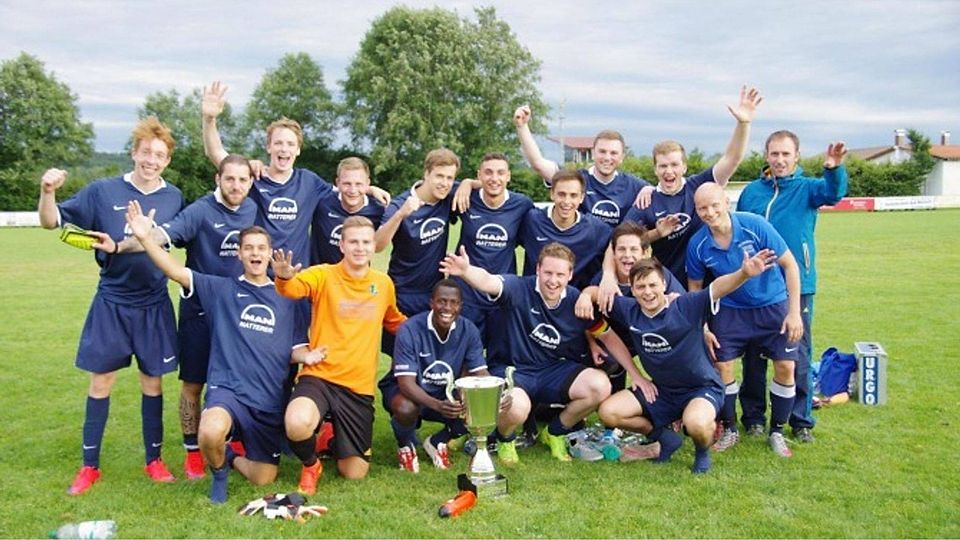 Solche Fotos wird es künftig nur noch beim Fürst-Georg-Pokal geben: der FC Leutkirch wurde 2015 Stadtmeister. Foto: Archiv