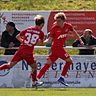 Christopher Duchardt (links) und Noah Hackenschmidt hatten mit dem TSV Kottern unerwartet viel Grund zur Freude. Beim SV Schalding-Heining feierte das Kellerkind einen 4:0-Erfolg.