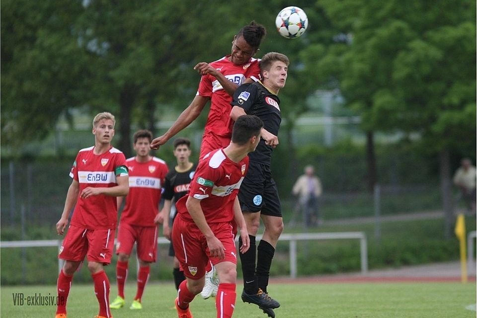 Am Ende der vergangenen Saison unterlag die U19 der Stuttgarter Kickers dem VfB Stuttgart mit 0:1 im WFV-Pokal. Nun wollen die Kickers mit einem Sieg gegen Sandhausen in die neue Oberliga-Saison starten.F: Lommel