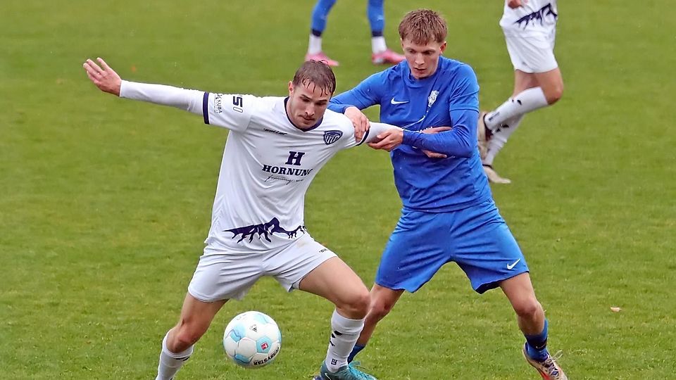 Hatte einen schweren Stand: Der 1. FC um Philipp Solleder (l.) kam zunächst nicht ins Spiel.