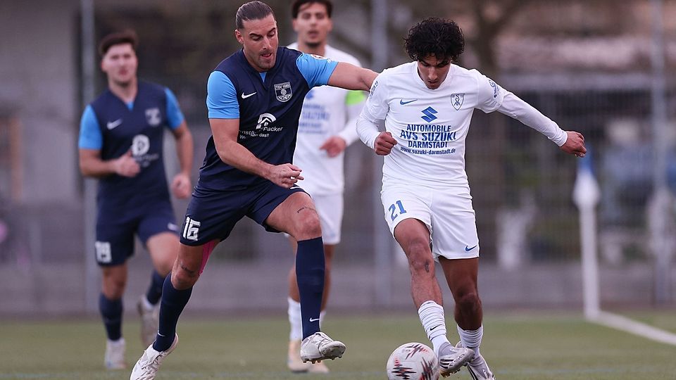 Im Derby der Gruppenliga Darmstadt lieferten sich der SV Münster mit Anas Hamed (rechts) und der TSV Altheim mit Hendrik Makolli ein Duell mit packender Schlussphase.