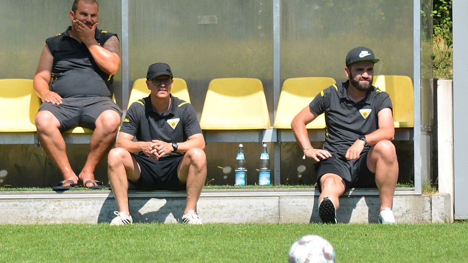 Beim TSV Gersthofen hat das Trainerduo Andreas Jenik und Sebastian Hoffmann (von rechts) seinen Rücktritt erklärt. Der Sportliche Leiter Goran Boric muss nun bis zum Trainingsauftakt einen neuen Übungsleiter finden. 