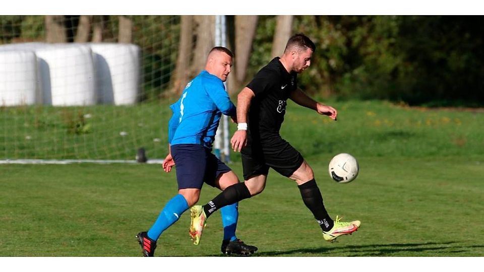 Die SG Altenburg/Eudorf/Schwabenrod bangt noch um den Einsatz von Torjäger Maximilian Bornmann. (© Luca Raab)