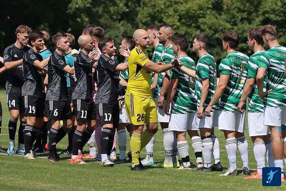 Der SV Neufraunhofen (links) peilt zuhause gegen den SV Sallach einen erfolgreichen Auftakt ins neue Jahr an.