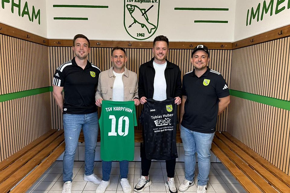 Von links nach rechts: Sportlicher Leiter Martin Huber, Tobias Dandl, Christian Brückl, Vorstand Georg Stadler 