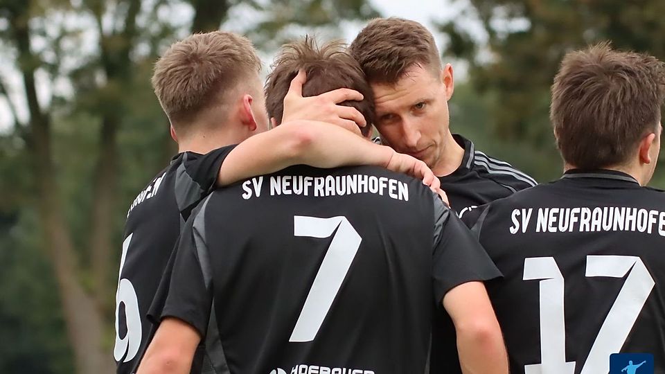 Der SV Neufraunhofen setzt sich in der Tabelle der Bezirksliga West ab und baut die Führung auf sieben Punkte aus.