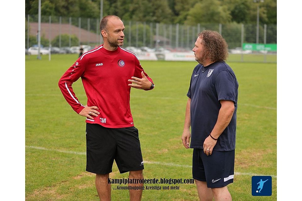 Christoph Mezr zusammen mit seinem Trainerkollegen Jochen Herbst beim Bezirkspokalfinale 2021.