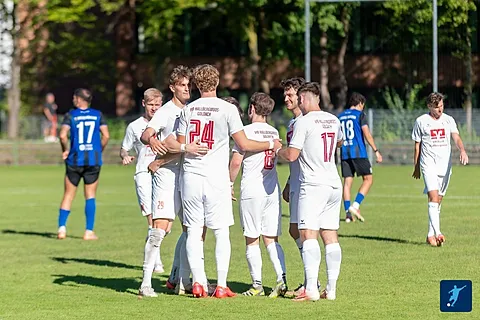 Der VfB Hallbergmoos hat beim FC Wacker München mit 3:0 gewonnen.