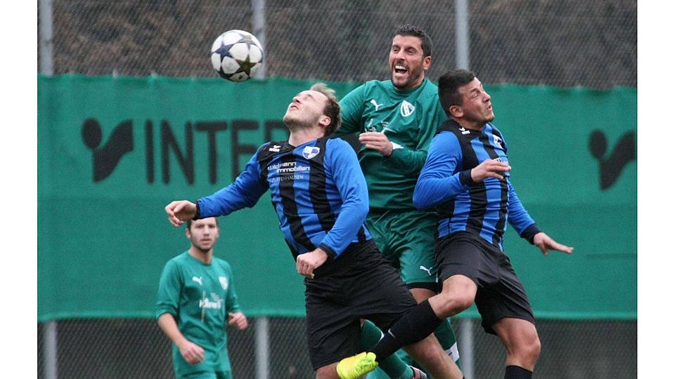 Die Bezirksliga beginnt wieder! Auf den Plätzen in Stuttgart wird wieder um wichtige Punkte gekämpft. Foto: Baumann