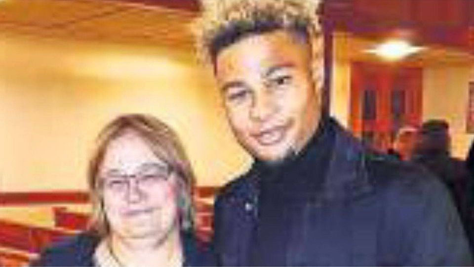 Sängerin Vera Jeutter und Nationalspieler Serge Gnabry