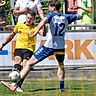 Gehen zusammen in die Kreisklasse: Der feststehende Absteiger Sport-Freunde Bachern (gelb) sorgt mit dem Unentschieden im Friedberg-Derby dafür, dass auch die Sportfreunde Friedberg in die Kreisklasse gehen müssen.