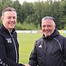 Herzlich willkommen: St. Wolfgangs Sportlicher Leiter Johann Gaigl (l.) begrüßt den neuen Trainer Slobodan Jezildjic, der schon als Spieler für den TSV aktiv war.